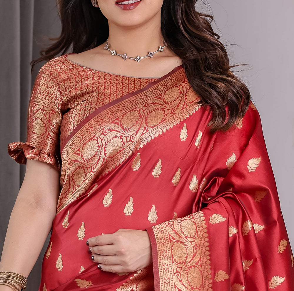 Red Pure Kanjivaram Silk Saree with Gold Zari Weaving & Contrast Blouse | 5.5m Saree + 0.8m Blouse